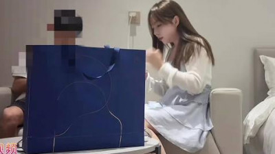 Caomei video original. The student girl who made an appointment with 3000 yuan kissed and then inserted it, it was really enjoyable