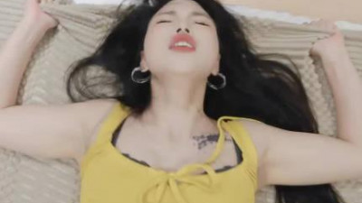 Caomei video original. Multi-position training of the lonely cousin-in-law who still has charm-Mengqin