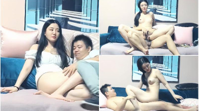 스무살 교화가 창사에서 만난 밤, 기름기 많은 남자가 품에 안겨 조련을 제멋대로 하는 걸 보면 가슴이 미어진다...
