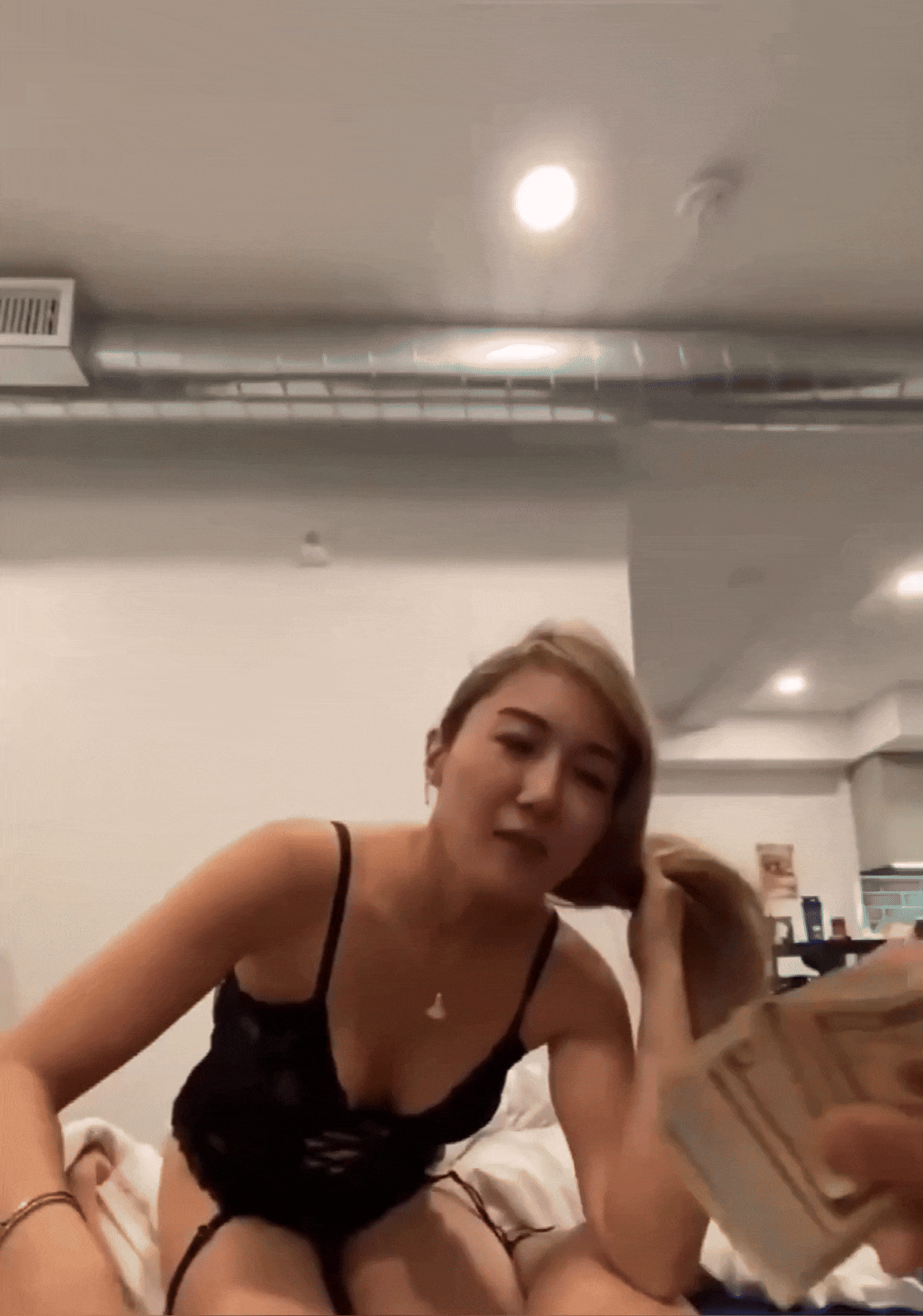 해외에서 조건뛰는 40대 한국인 미시아줌마